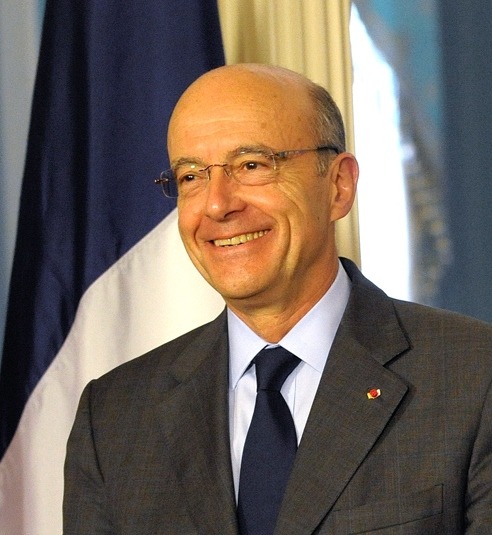 Après avoir été élu « homme politique de l’année » par le magazine GQ, Alain Juppé, 69 ans, a essuyé un vent de « Bernie » pour enfin se faire huer lors d’un meeting de Nicolas Sarkozy