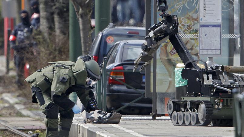 Les unités spéciale de la police fédérale belge ont mené une opération anti-terroriste de grande envergure ce vendredi. Cette opération, liée au projet d'attentat déjoué en France jeudi, a débouché sur trois arrestations.