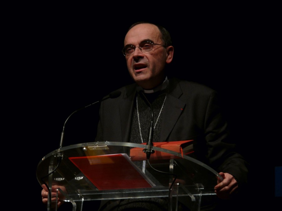 Le cardinal Barbarin visé par une nouvelle plainte pour "non-dénonciation" d'agressions sexuelles et "mise en danger de la vie d'autrui"
