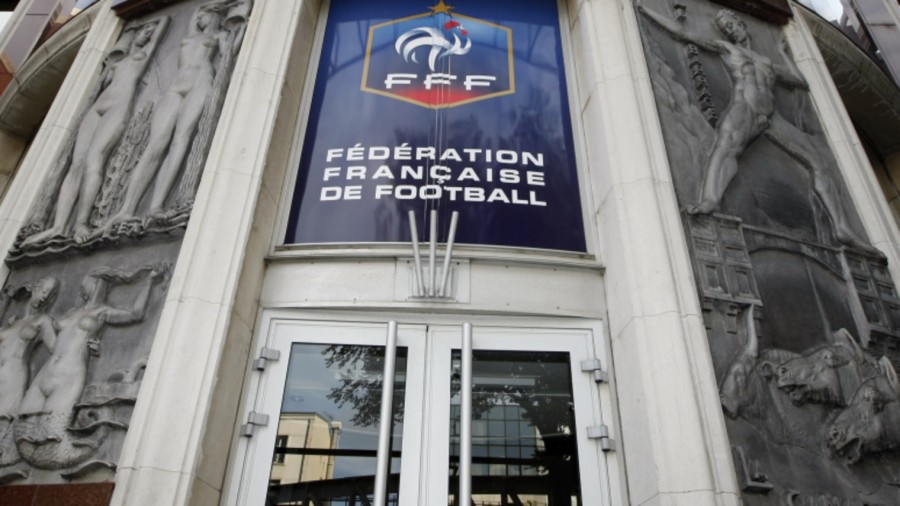 La Fédération française de football, par la voix de son président Noël Le Graët, veut davantage se tourner vers le secteur du numérique, pour toucher un maximum de personnes sur les réseaux sociaux.