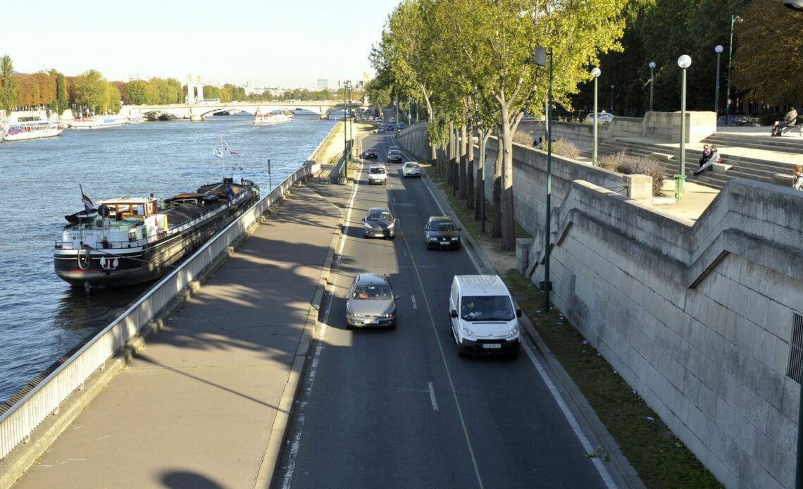 168 maires d'Ile de France ont écrit une lettre à la maire de Paris Anne Hidalgo. Ils demandent la réouverture de la voie sur berges rive droite.