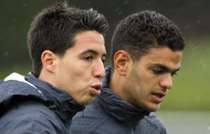 Samir Nasri et Hatem Ben Arfa discutant certainement de Nietzsche