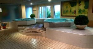 Bientôt être ivre dans un jacuzzi sera puni par la loi