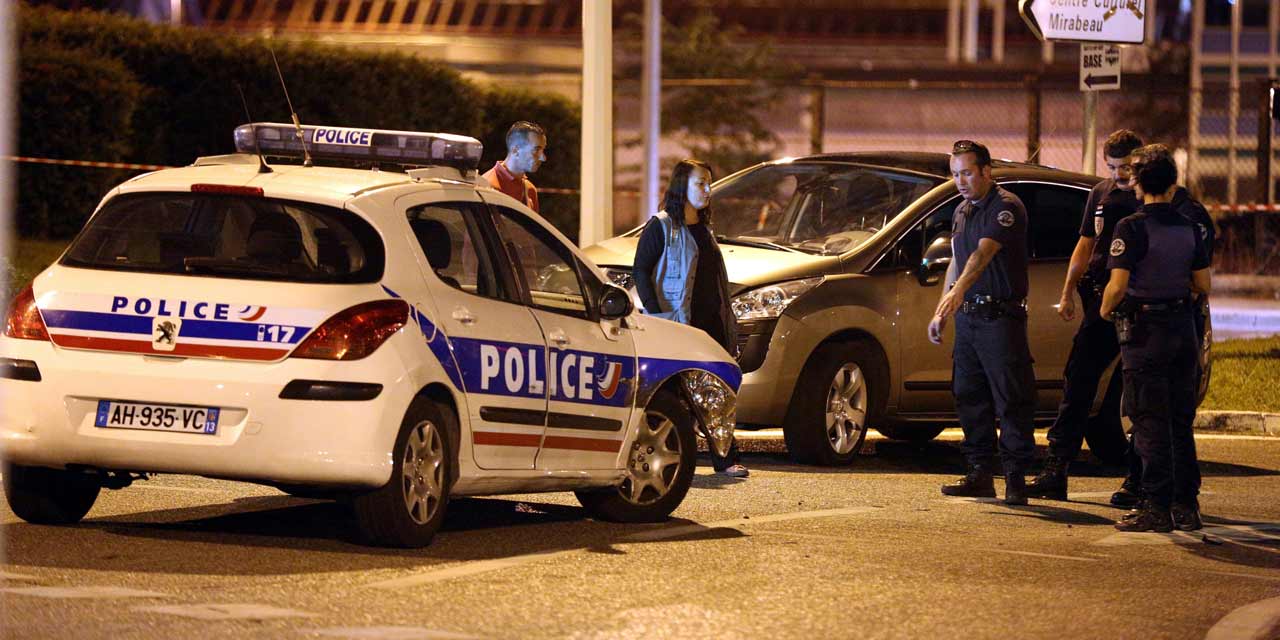 A 13 Ans, Il Vole Une Voiture Et Tente De Semer La Police | VL Média