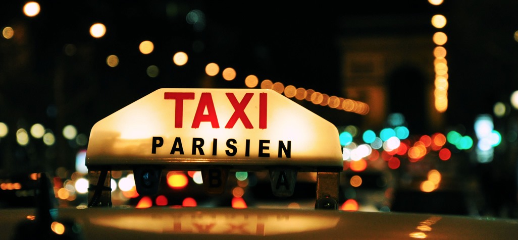 Distrait par son téléphone un marchand d'art oublie un tableau d'1,5 millions d'euros dans son taxi