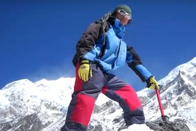 Une alpiniste gravit l'Everest deux fois en 1 semaine