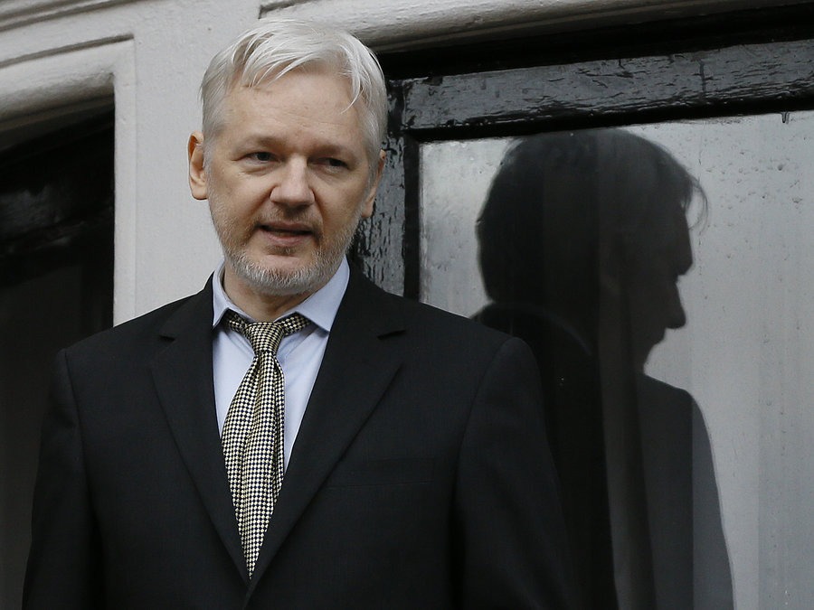La justice suédoise abandonne les poursuites pour viol contre Julian Assange