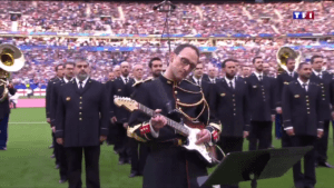 Le "rockeur" de la Garde Républicaine invité au concert de U2