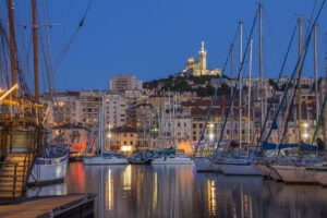 Le Vieux-Port de Marseille, de nuit