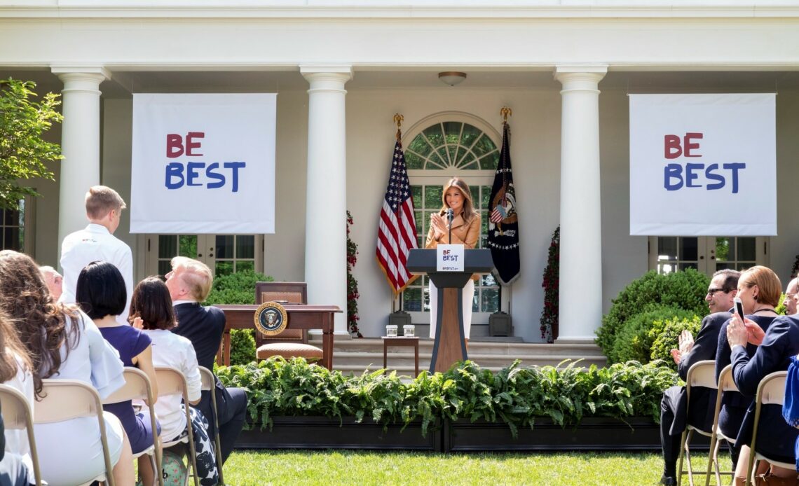 Credit photo : Official White House Photo by Andre Hanks