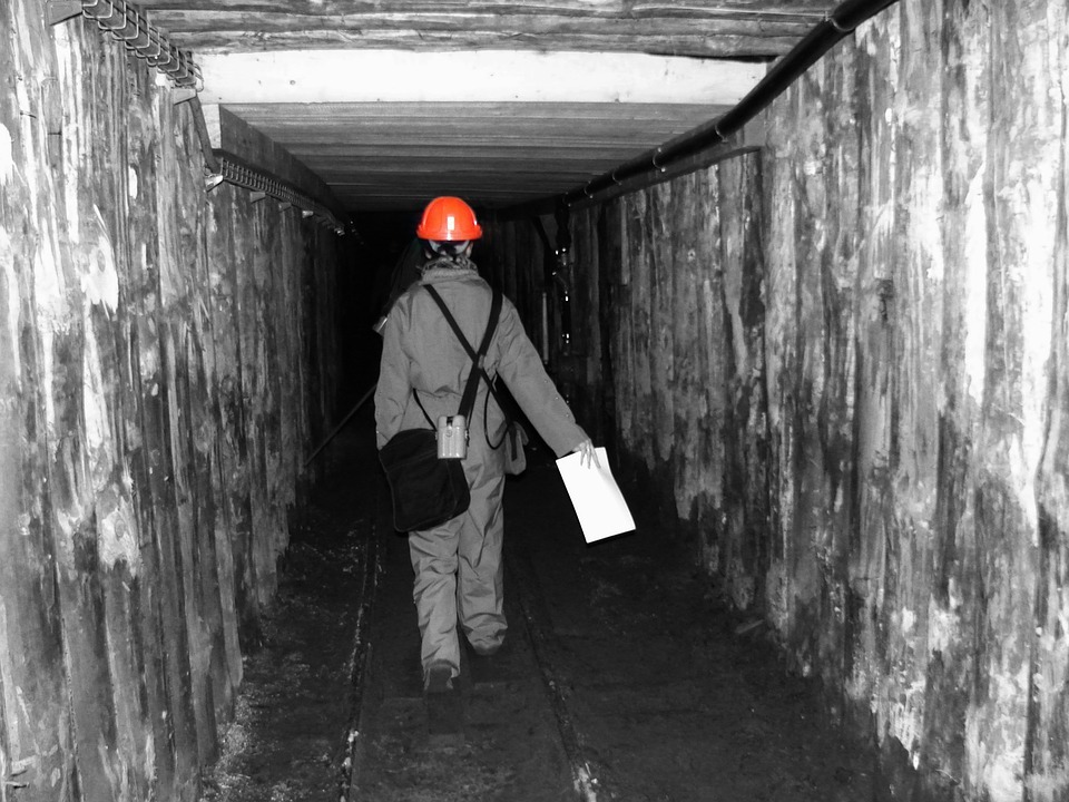 Un mineur dans une mine de charbon en Pologne c/ France Télévisions