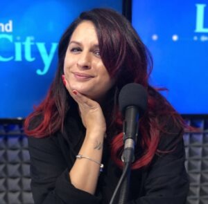 Larusso dans Less and the City sur VL