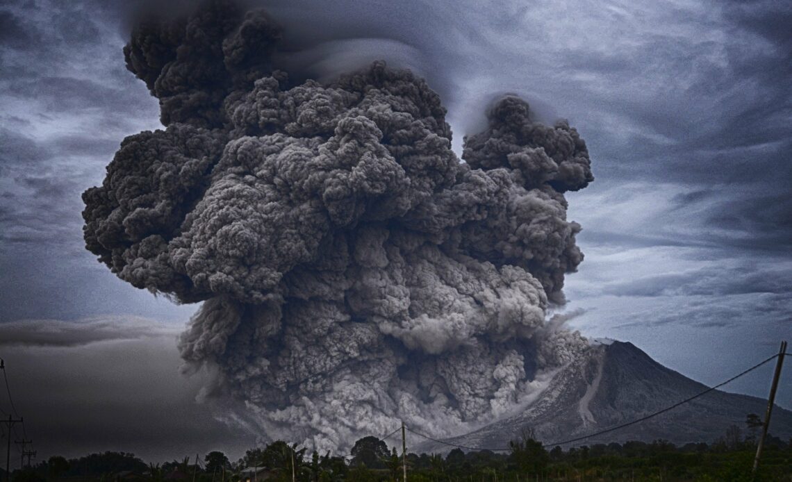 Volcan en éruption