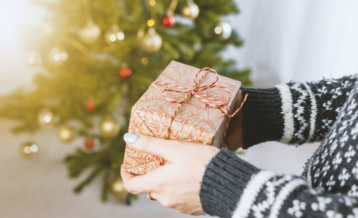 Revendre ses cadeaux de Noël: «On a moins de scrupules à se séparer d'un  cadeau offert par quelqu'un de lointain, impersonnel ou petit»