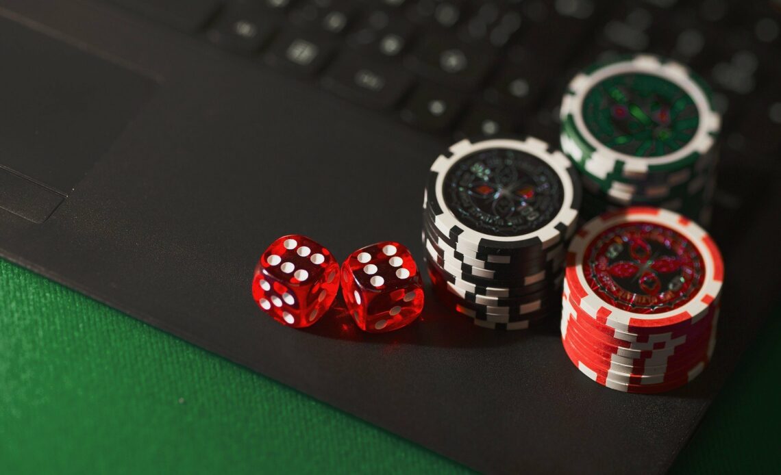 What makes online casino games exciting?